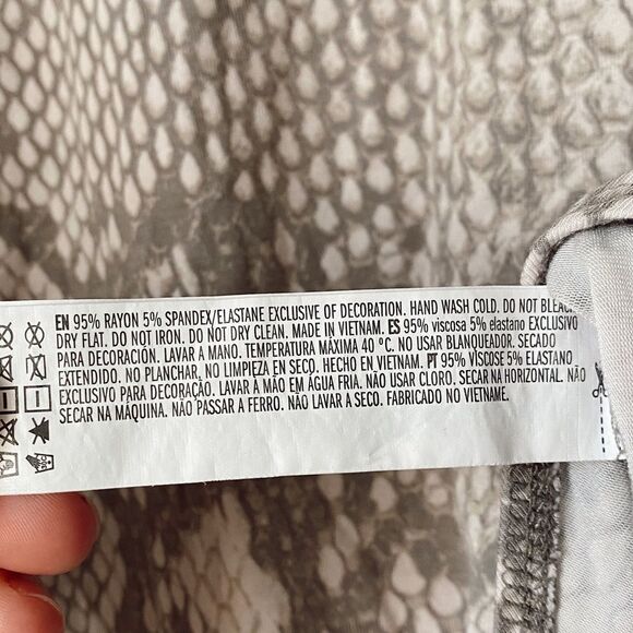 Forever 21 Plus Size Snake Print Bodysuit Savage - Picture 13 of 13